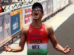 Foto de archivo de Arturo Garza durante el Triatlón Monterrey 2011. MEXSPORT  /