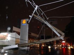 Por la tormenta del sábado, la CFE registró fallas en 57 áreas de la metrópoli. M. FREYRÍA  /