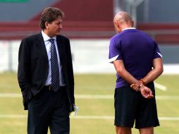 Foto de archivo de Juan Jose Frangie (I), Directivo Técnico de Estudiantes, durante una sesion de entrenamiento. MEXSPORT  /
