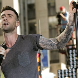 Maroon 5 y Aguilera homenajean a Mick Jagger