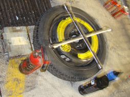 En la foto, botín de Manuel Flores González, quien intentó robar en el interior de un Volkswagen Pointer. ESPECIAL  /