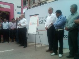 El primer edil celebró no sólo la repavimentación, sino además canales de conducción de agua pluvial para tratamiento. I. de Loza  /