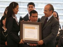 El Presidente entregó reconocimientos a la Primera Generación de Ingenieros del Subsistema de Universidades Tecnológicas. NTX  /