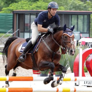 Los jinetes se ambientan en la pista del GCC