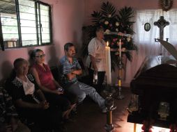 Los cuerpos de tres niñas y tres personas adultas fueron velados en diferentes partes de Aramberri, Nuevo León. NTX  /