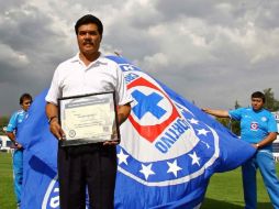 'Nacho' flores recibió un reconocimiento de su club en el año 2009. MEXSPORT  /