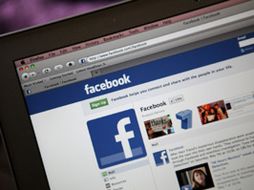 Afirman que un prisionero utilizó su teléfono móvil ilegal para acceder a Facebook y MySpace . AFP  /