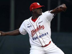 Nerio Rodríguez apuntó la victoria de los Diablos Rojos con cinco entradas. MEXSPORT  /