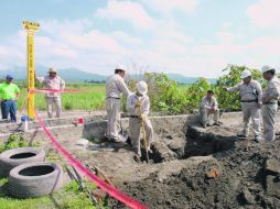 A nivel nacional, en los primeros cinco meses de 2011 se detectaron 494 tomas clandestinas en ductos de Pemex. ARCHIVO  /