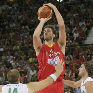España bate a Lituania en amistoso de basquet