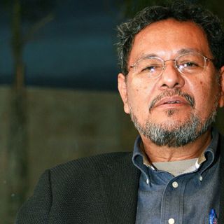 Elmer Mendoza ingresa a la Academia Mexicana de la Lengua