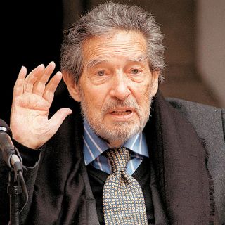 Lista, la biografía del poeta Octavio Paz