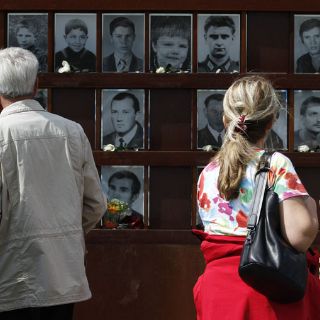 Alemanes recuerdan a víctimas del Muro de Berlín