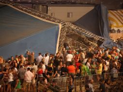 El escenario se vino abajo durante el festival Indiana State Fair. EFE  /