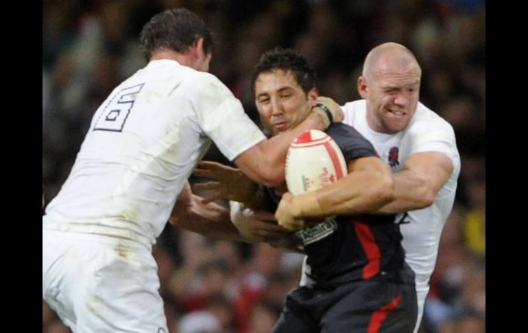 Gavin Henson durante el juego contra Inglaterra. REUTERS  /