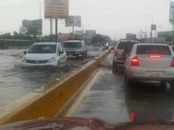 Inundaciones provocadas por la lluvia en López Mateos Sur. Imagen tomada de Twitter @livier_rn  /