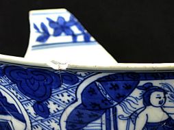 El jarrón, de 18 centímetros de diámetro y que se encuentra en fase recomposición. EFE  /