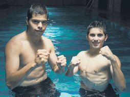 Néstor Araujo y César Ibáñez tuvieron una ligera práctica que incluyó una sesión en la alberca. MEXSPORT  /