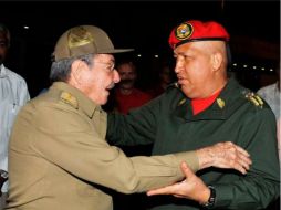 Chávez regresó a Venezuela tras someterse a un segundo ciclo de quimioterapia en La Habana. REUTERS  /