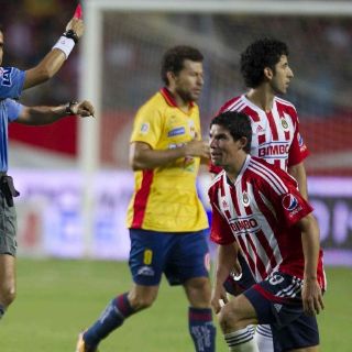 Chivas protestará por casos de Magallón y Araujo