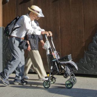 Venden botellas de plástico en Japón para detectar radiación