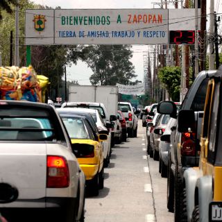 Restringen carril en Lázaro Cárdenas y San Ignacio