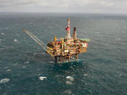 El vertido principal desaparece naturalmente y no llegará a las costas escocesas. EFE  /