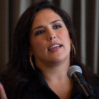 Angélica Vale podría encabezar 'Mentiras' para 2012