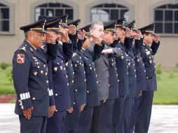El gobernador Emilio González acudió a la toma de protesta de mandos militares. ESPECIAL  /