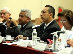 José Francisco Blake Mora debate con organizaciones sociales el dictamen de Ley de Seguridad Nacional. EL UNIVERSAL  /