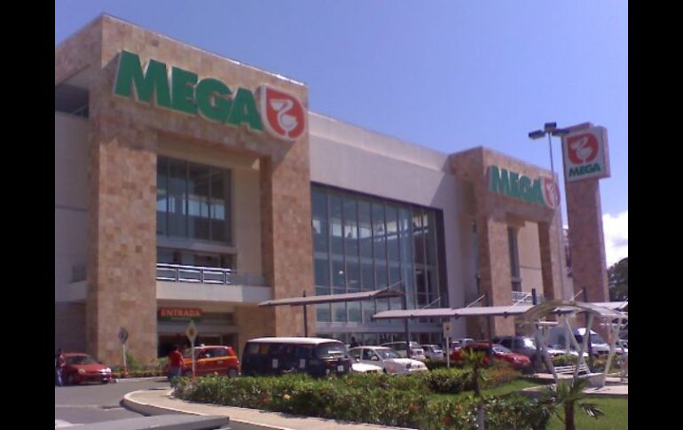 Las acciones de Comercial Mexicana en la BMV reportaron este día una ganancia de 1.01% respecto a su nivel previo. ARCHIVO  /