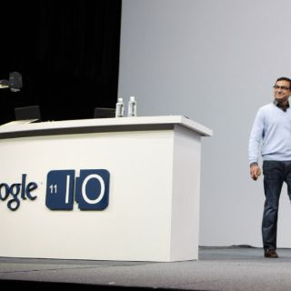 S&P recomienda vender acciones de Google, tras compra de Motorola