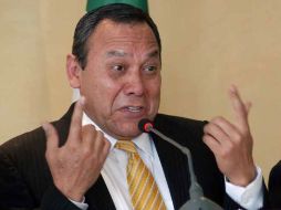 El líder del PRD, Jesús Zambrano, dice que el tema del endeudamiento de estados se usa como chantaje. ARCHIVO  /