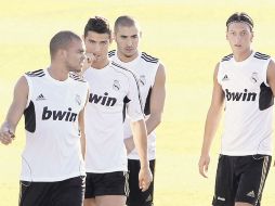 El Real Madrid llega al Camp Nou con sus mejores hombres, como Pepe, Cristiano Ronaldo, Benzema y Ozil. AP  /