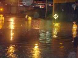 Paso a desnivel que suele presentar inundaciones en temporada de lluvia, ubicado entre Mariano Otero y Lázaro Cárdenas. ARCHIVO  /