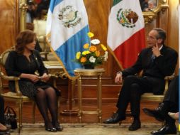 Marisela Morales Ibáñez, sostuvo una reunión de trabajo con el presidente de Guatemala, Álvaro Colom. NOTIMEX  /