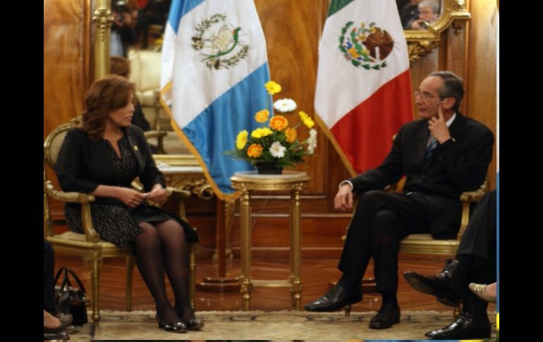 Marisela Morales Ibáñez, sostuvo una reunión de trabajo con el presidente de Guatemala, Álvaro Colom. NOTIMEX  /