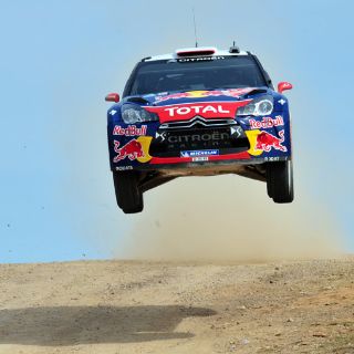 Loeb renueva con Citroen