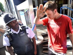 Dos jóvenes fueron condenados a cuatro años de cárcel por incitar a la violencia a través de las redes sociales. ARCHIVO  /