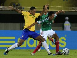Taufic Guarch (D), jugador de la Selección mexicana Sub-20, durante partido de semifinales ante Brasil con el que perdieron 2-0. EFE  /