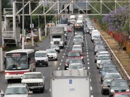 Ubicaron uno de los retenes sobre la Carretera a Chapala, por lo que ha entorpecido el tráfico. ARCHIVO  /