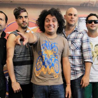 Los Amigos Invisibles conservan la frescura