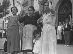 'Espectadores en el entierro del general Lukacs' Valencia 1937. EFE  /