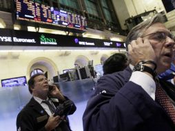 El jueves la bolsa de Valores de Milán cerró con una caída del 6.15 por ciento. ARCHIVO  /