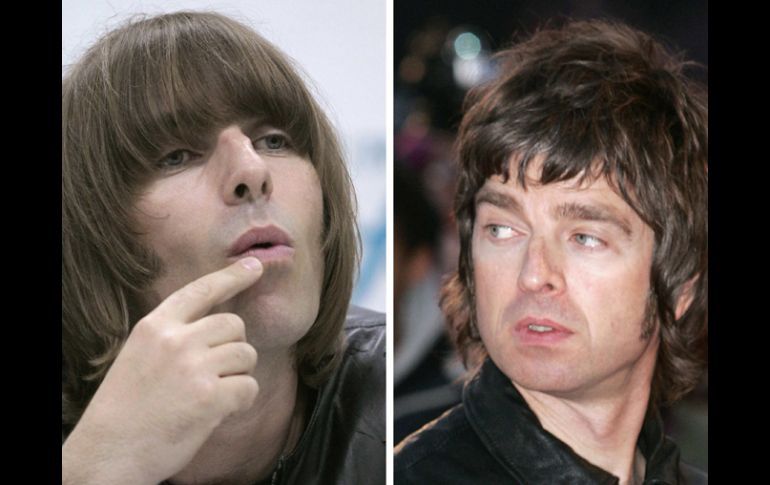 Liam Gallagher (i) dice que denunció a su hermano Noel Gallagher (d) por contar mentiras sobre Oasis. REUTERS  /