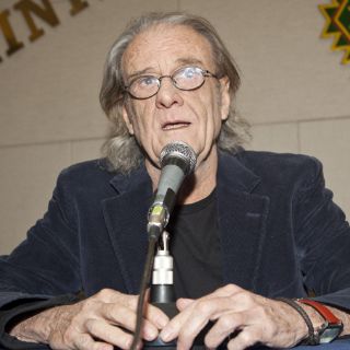 El capitalismo se hunde: Luis Eduardo Aute