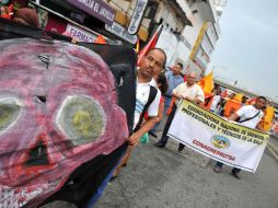Manifestantes marcharon el miércoles acusando a los hospitales de negligencia ante su incapacidad de encontrar una cura. EFE  /