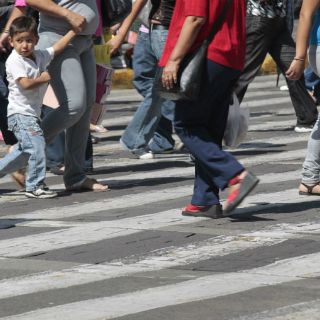 Piden eliminar paso peatonal en Avenida Juárez