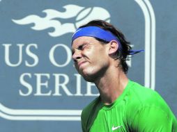 Rafael Nadal tenía todos los factores en contra, desde acumulación de cansancio, hasta una mano quemada. REUTERS  /