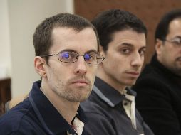 Shane Bauer (izq) y Josh Fattal (der) en el Tribunal Revolucionario de Teherán, Irán. AP  /